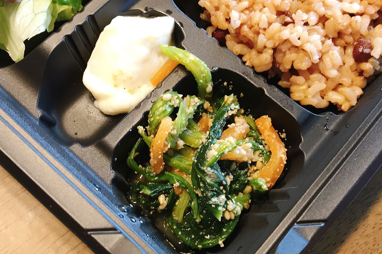 カフェ食堂hideaway(ハイダウェイ)のテイクアウトは再現度がハンパない!玄米酵素&モモ肉ハニーマスタードの超絶おしゃれ弁当に悶絶