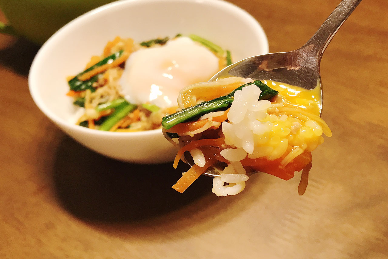 Oisix(オイシックス)のジューシーそぼろと野菜のビビンバ＆豆腐の韓国風スープ