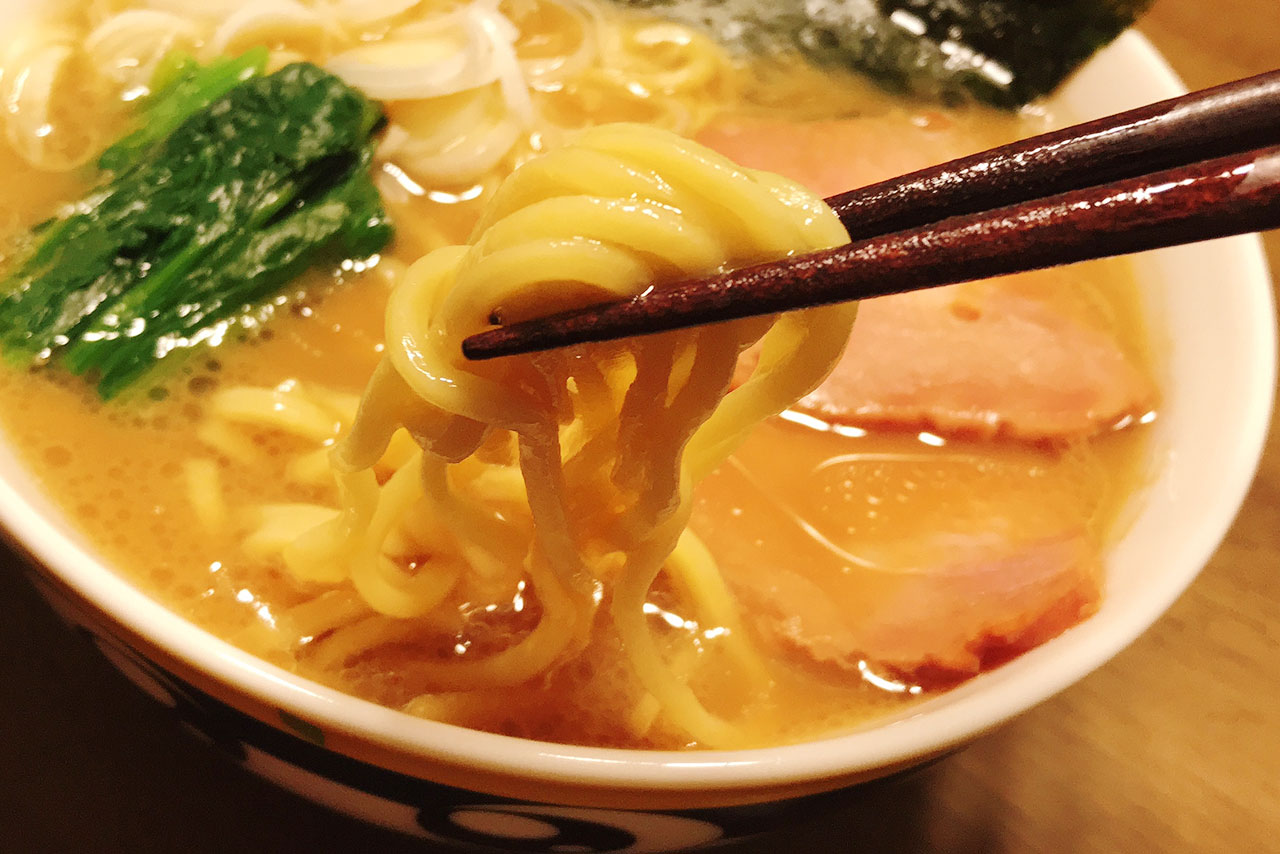 ラーメン山岡家 千葉若葉区店でテイクアウトできるだと！？再現率ハンパない高クオリティのクサさに痺れるインスタントラーメン