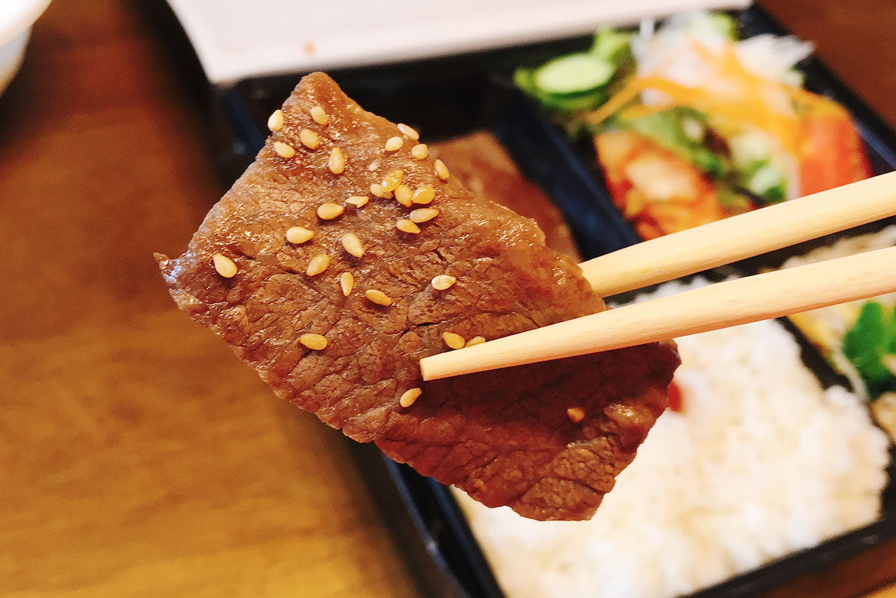 四街道の焼肉ありらんやまとでテイクアウト!黒毛和牛特選ロース弁当のジューシーお肉に感動&サービスの杏仁豆腐も絶品すぎた