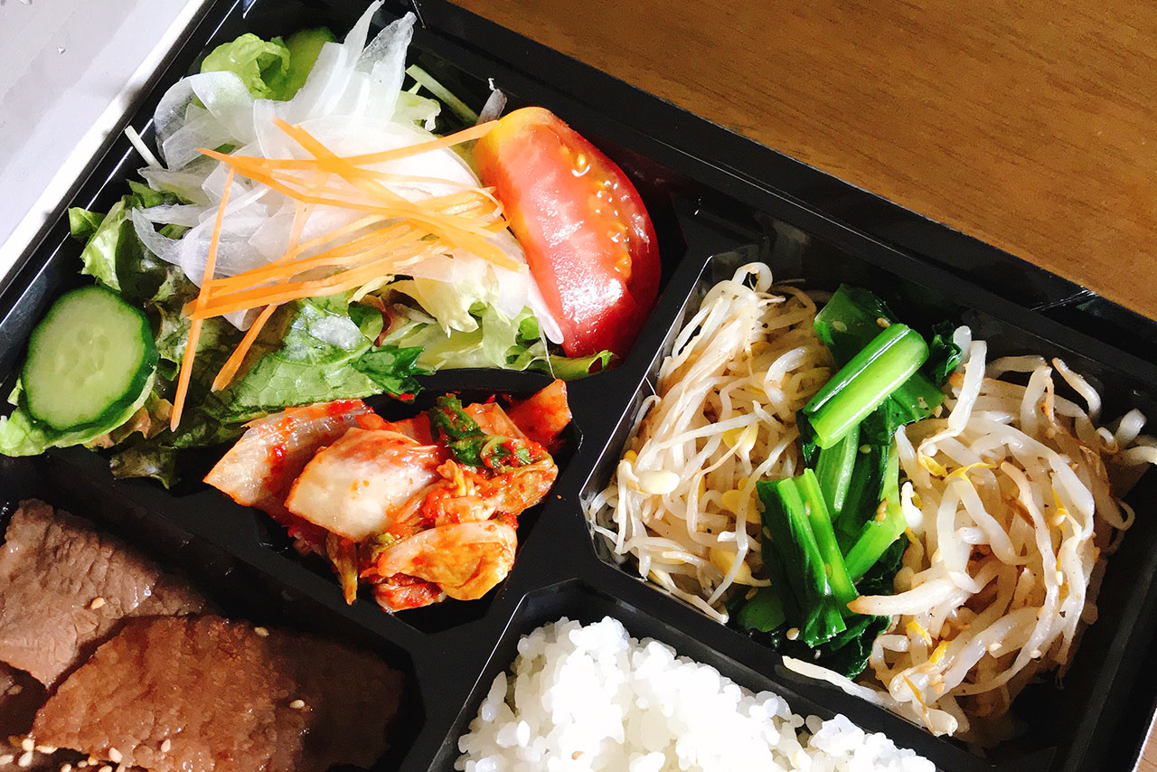 四街道の焼肉ありらんやまとでテイクアウト!黒毛和牛特選ロース弁当のジューシーお肉に感動&サービスの杏仁豆腐も絶品すぎた