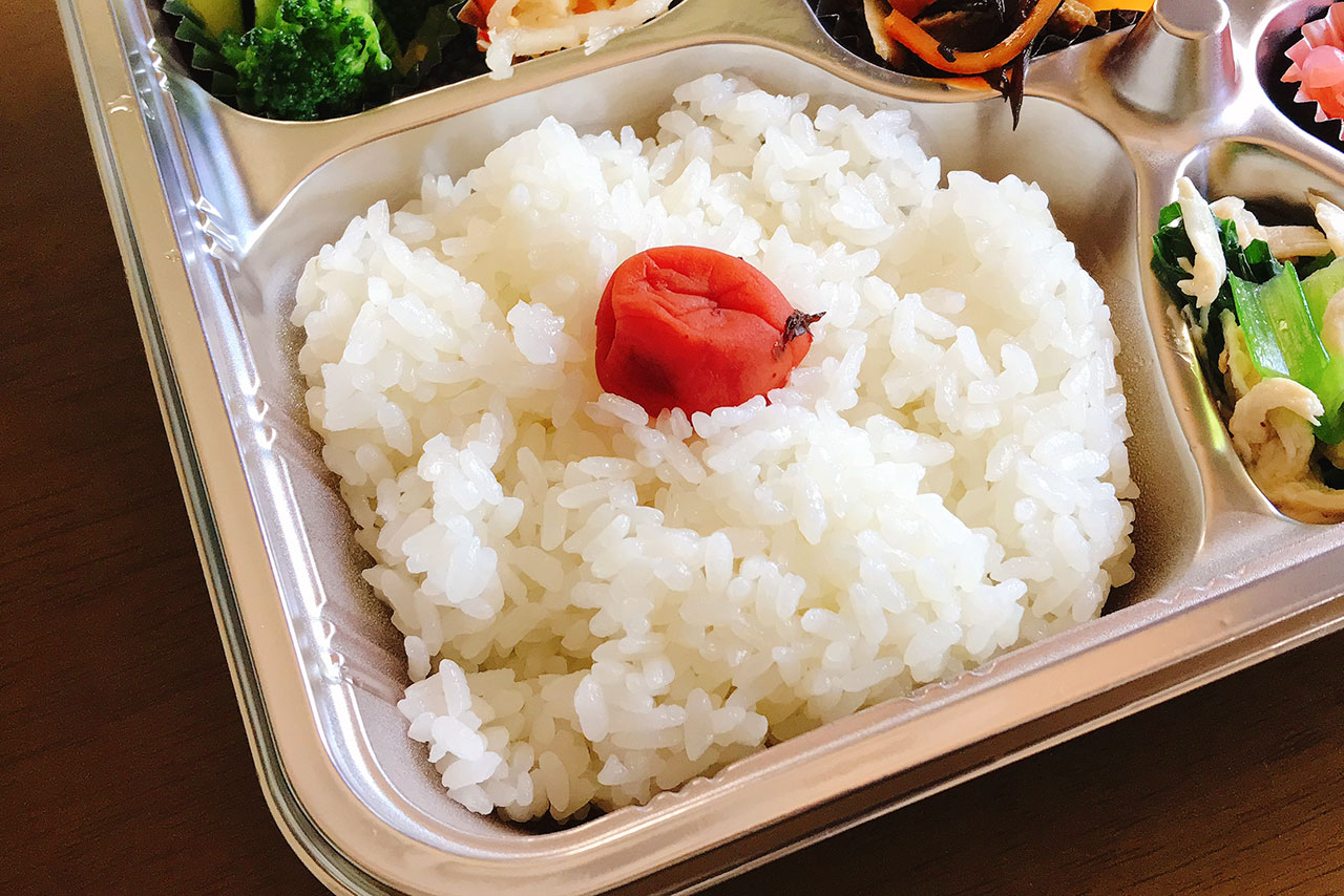 鷹の台 創作れすとらんFURAIBO(フウライボウ)でうなぎ&ローストポーク弁当をテイクアウト!野菜たっぷり色鮮やかな贅沢弁当に大満足