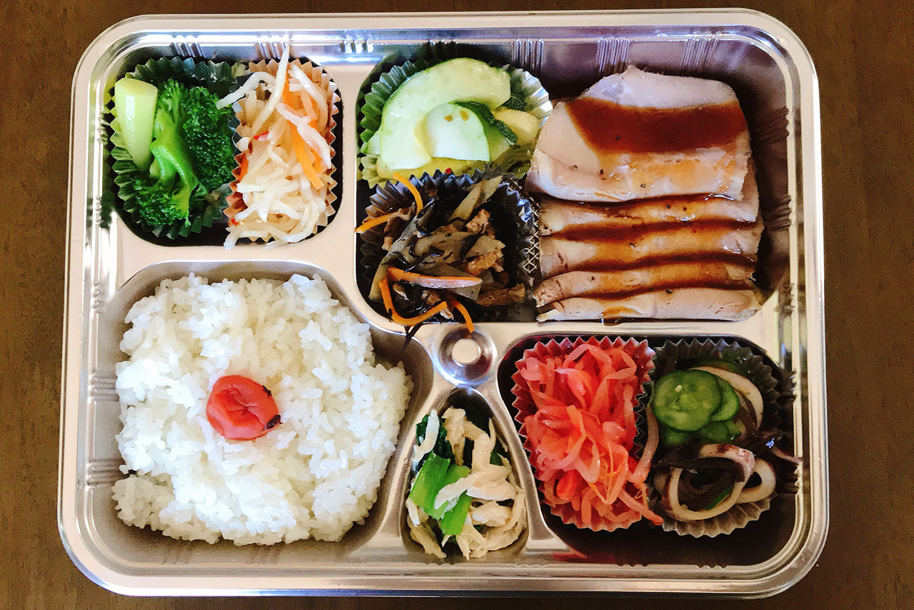 鷹の台 創作れすとらんFURAIBO(フウライボウ)でうなぎ&ローストポーク弁当をテイクアウト!野菜たっぷり色鮮やかな贅沢弁当に大満足