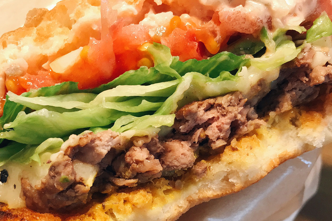 小倉台ルイスクラシックはテイクアウトもOK!本格絶品スイスチーズバーガー&クラムチャウダーに大満足