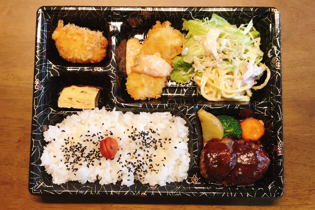 千城台のミスタームーンであの正統派ハンバーグをテイクアウト！洋食屋さんらしい多数のメニューはほぼ持ち帰り可能だよ！