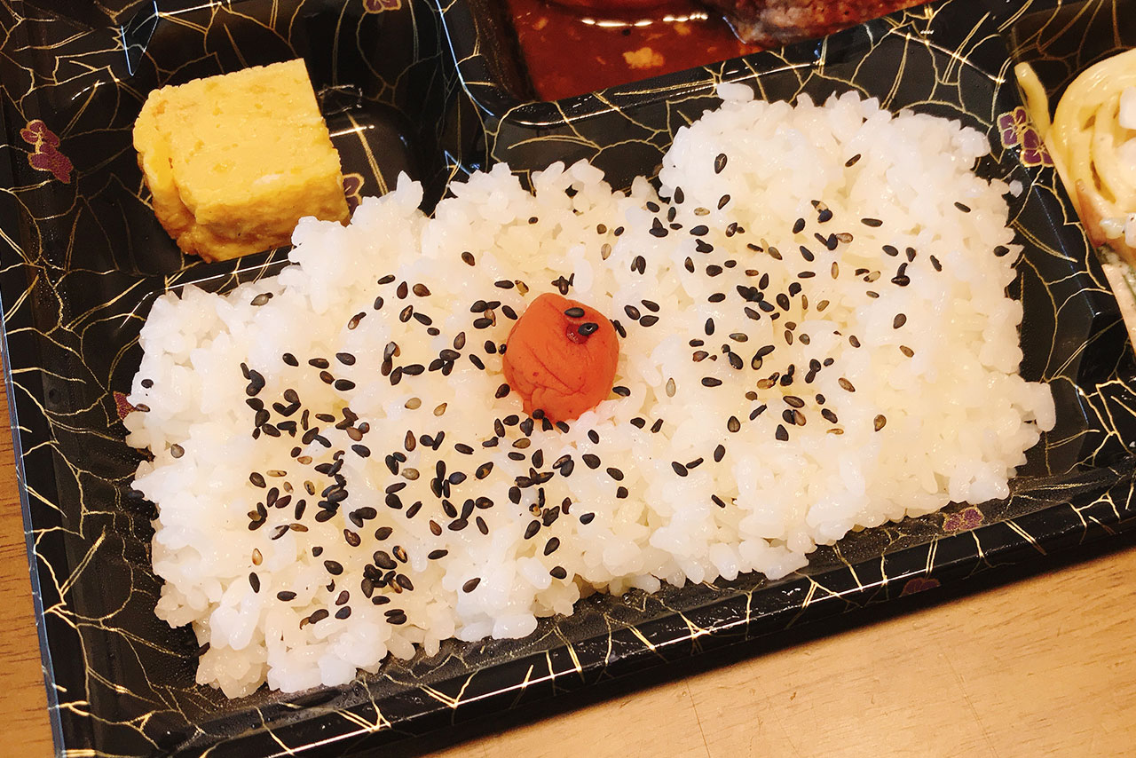 千城台のミスタームーンであの正統派ハンバーグをテイクアウト！洋食屋さんらしい多数のメニューはほぼ持ち帰り可能だよ！