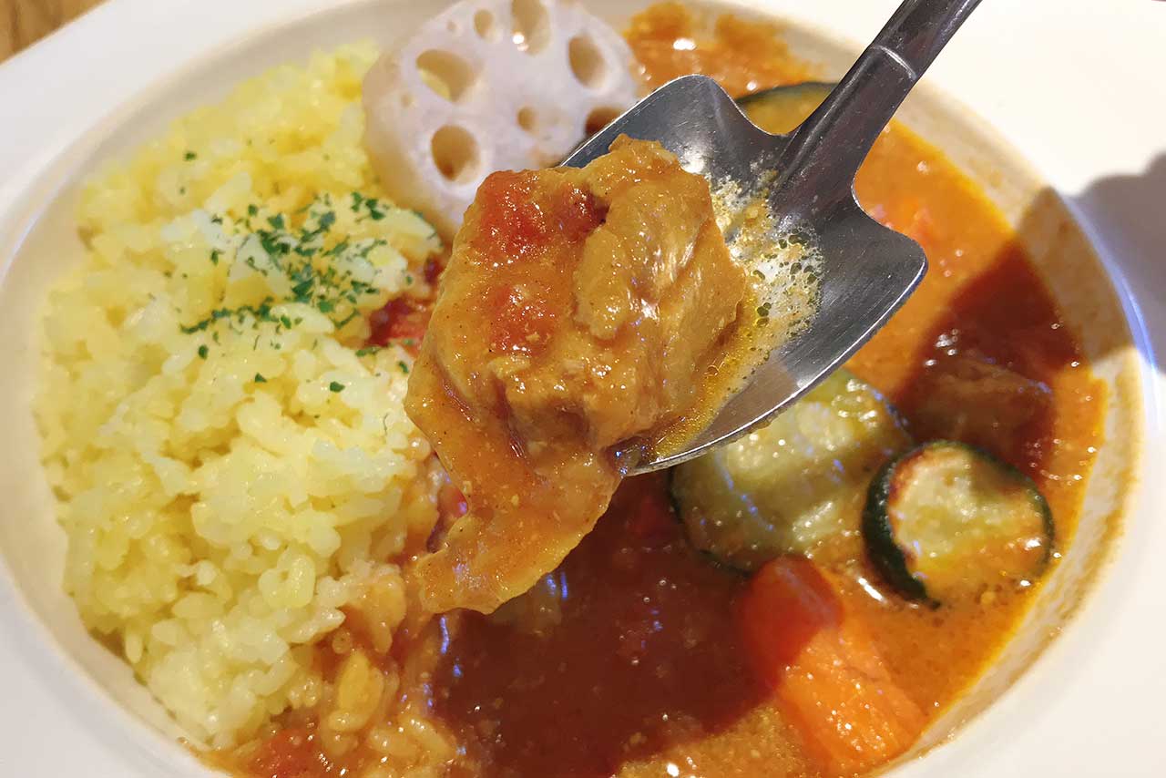 フレスポ稲毛のファーマーズキッチン まるで外みたいな緑溢れる癒しカフェで野菜たっぷりカレーを堪能