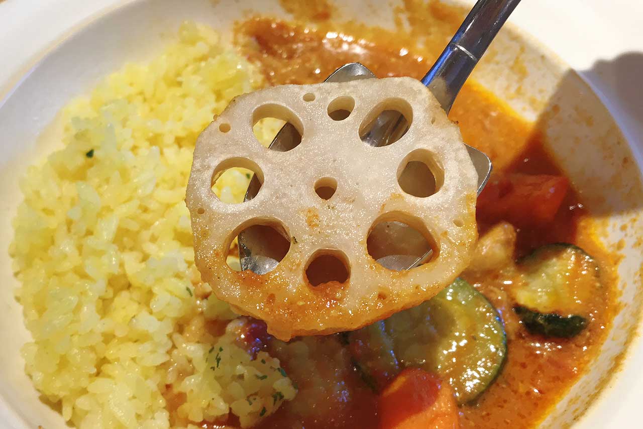 フレスポ稲毛のファーマーズキッチン まるで外みたいな緑溢れる癒しカフェで野菜たっぷりカレーを堪能