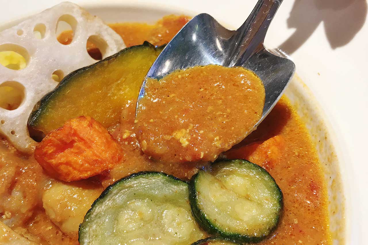 フレスポ稲毛のファーマーズキッチン まるで外みたいな緑溢れる癒しカフェで野菜たっぷりカレーを堪能