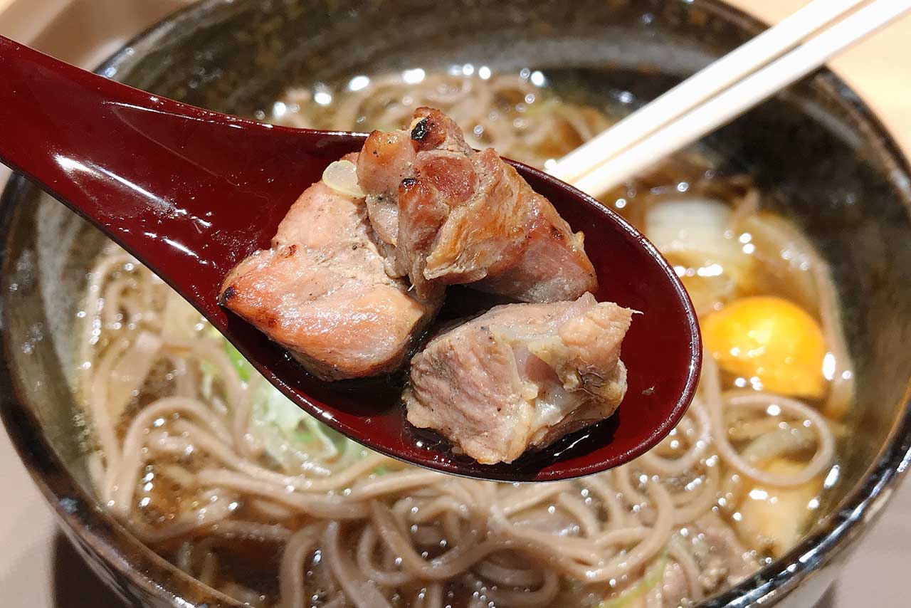 イコアスに新オープンした美唄そば大地でとりモツそばを実食!鶏だしの効いた濃厚スープがたまらない一杯