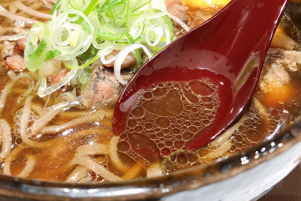 イコアスに新オープンした美唄そば大地でとりモツそばを実食!鶏だしの効いた濃厚スープがたまらない一杯