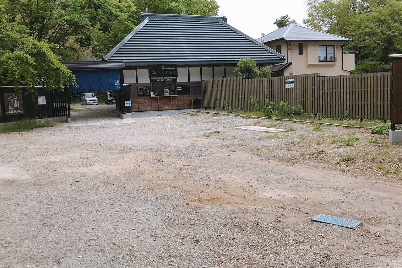 入母屋珈琲2号店となる成田さくら店で意識高めのクレープとスムージーを堪能してきた!テイクアウト専門で利用しやすいよ