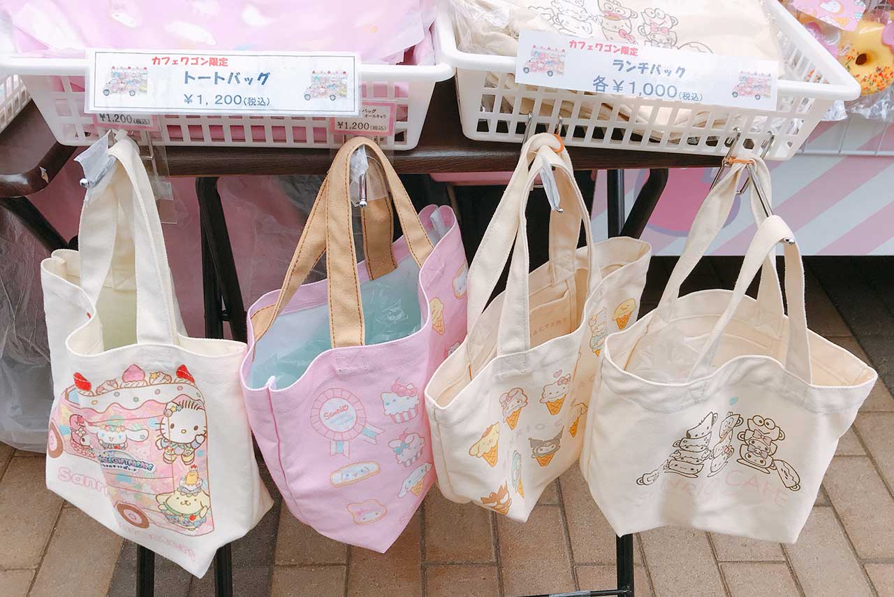 酒々井アウトレットでキティとマイメロのクレープ食べてきた！サンリオキャラの限定グッズやスイーツがあるカフェワゴン？