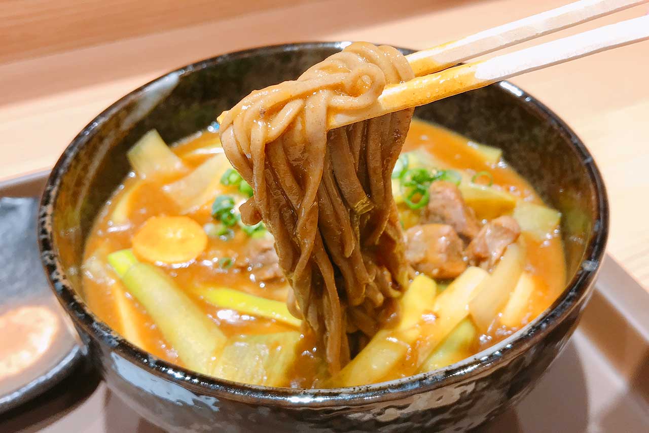 美唄そば大地の期間限定「カレーとりモツそば」が食欲そそる！舌に馴染むサラリとした和風の味わいが絶妙だった