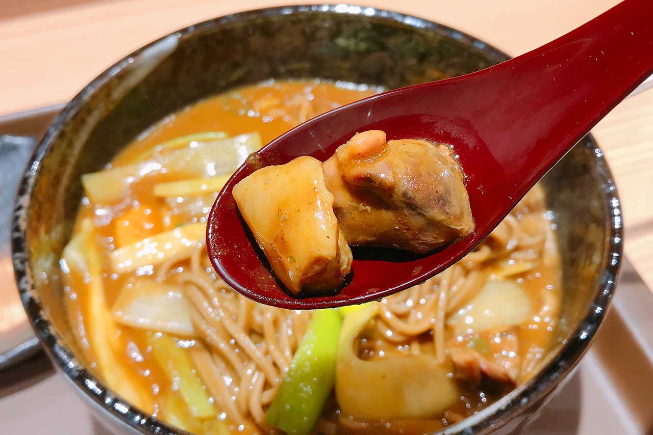 美唄そば大地の期間限定「カレーとりモツそば」が食欲そそる！舌に馴染むサラリとした和風の味わいが絶妙だった