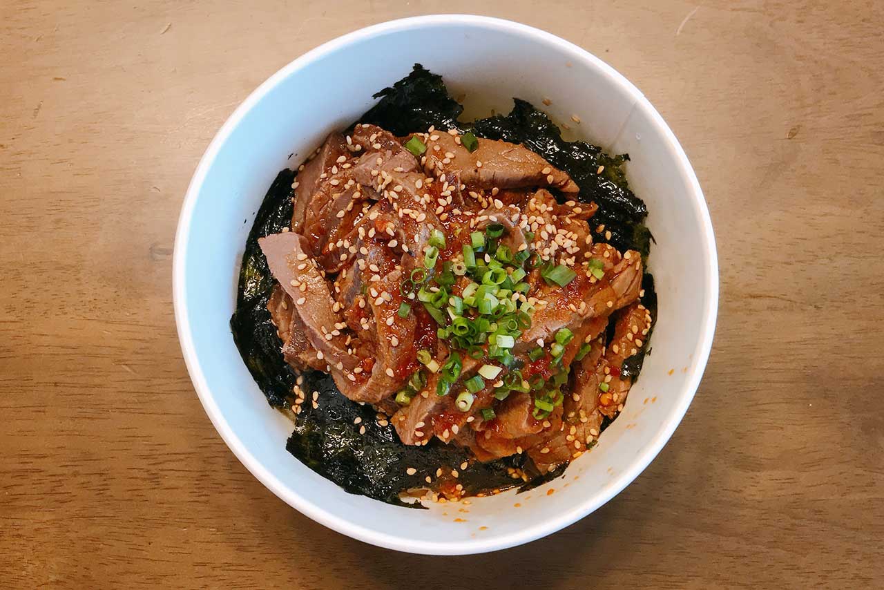 四街道駅前カフェデカルムの韓国風ローストビーフ丼が予想以上のクオリティ!ふわふわのオムライスにも大満足