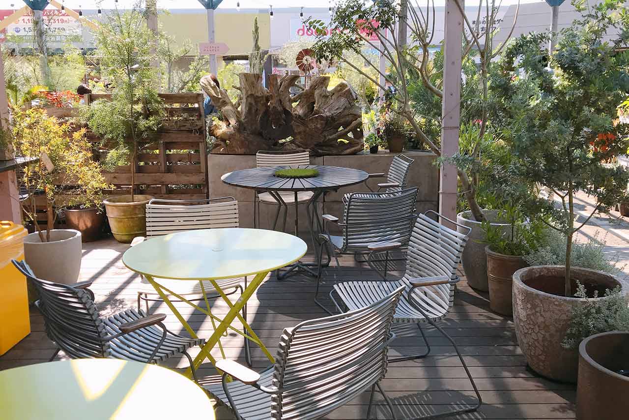 フレスポ稲毛ファーマーズキッチンでテイクアウト→テラス席へ!ジャークチキン弁当はスパイス&ハーブ感が本格的