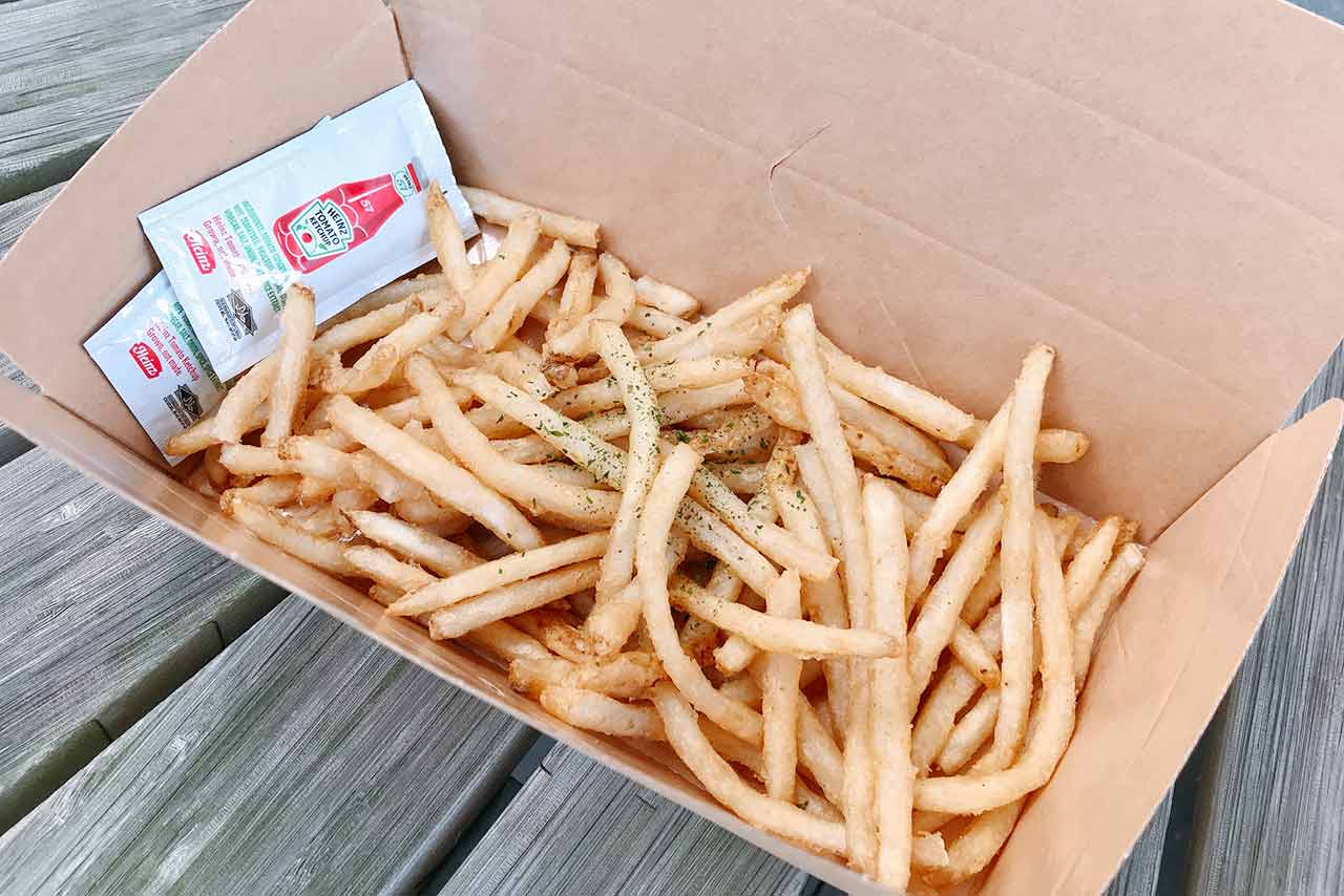 フレスポ稲毛ファーマーズキッチンでテイクアウト→テラス席へ!ジャークチキン弁当はスパイス&ハーブ感が本格的