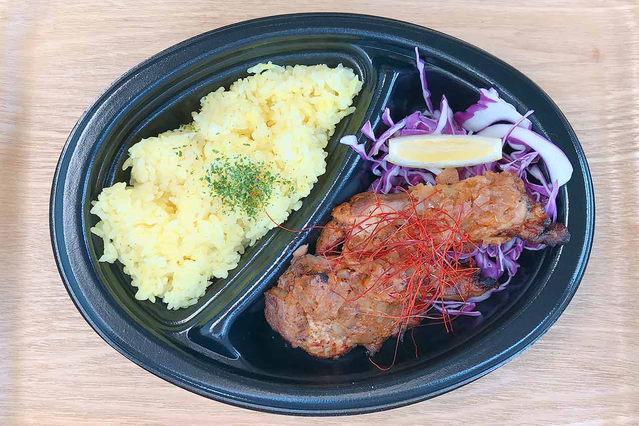 フレスポ稲毛ファーマーズキッチンでテイクアウト→テラス席へ!ジャークチキン弁当はスパイス&ハーブ感が本格的