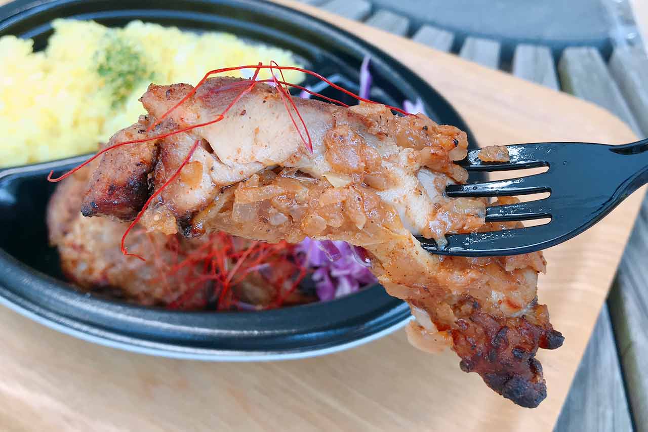 フレスポ稲毛ファーマーズキッチンでテイクアウト→テラス席へ!ジャークチキン弁当はスパイス&ハーブ感が本格的