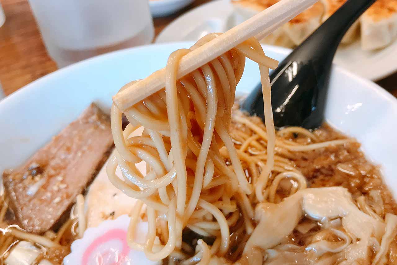 餃子の並商2021年の隠れた逸品ジャークチキンごはんに感動の嵐！背脂そばも侮れない