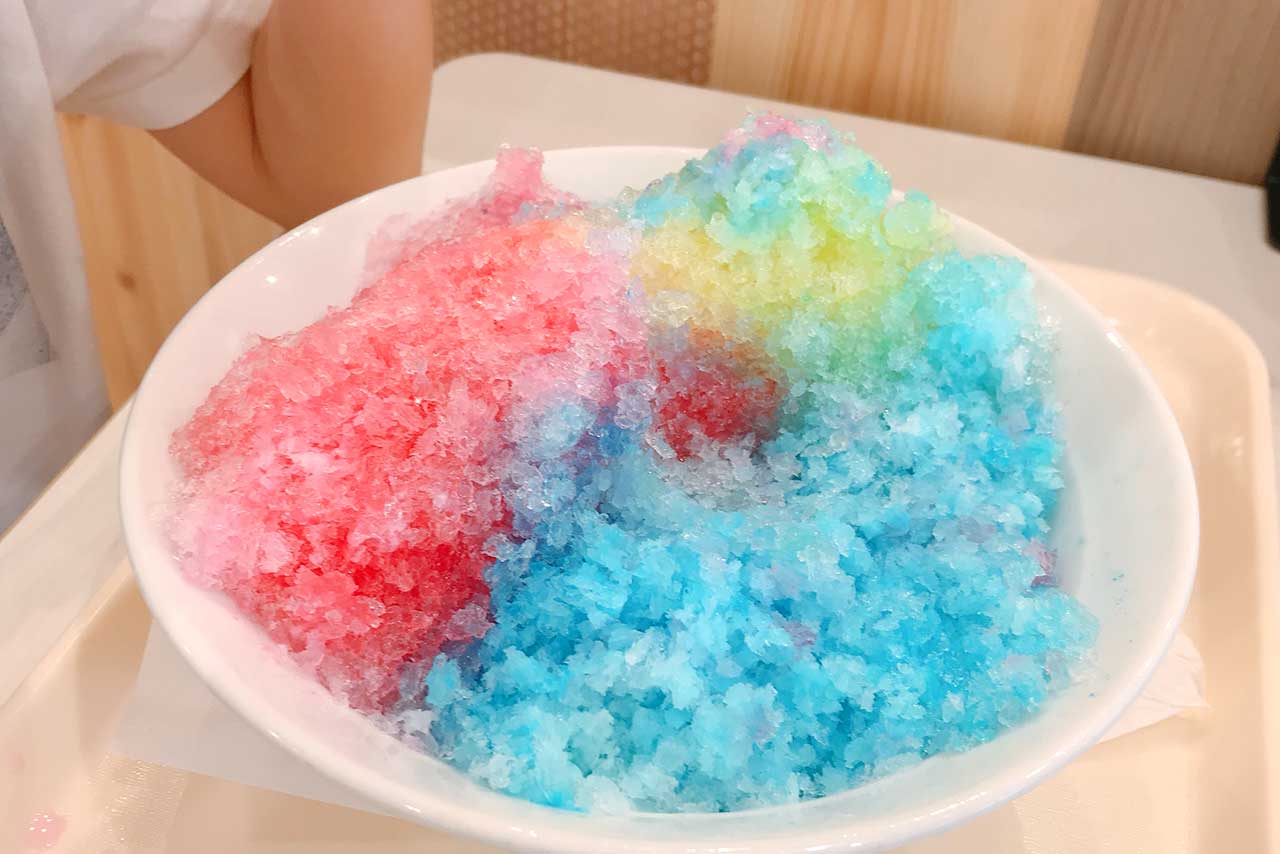 イトーヨーカドー「ポッポ」のかき氷丼が巨大すぎ!夏休みはこれで冷えて…いや、凍えてほしい!