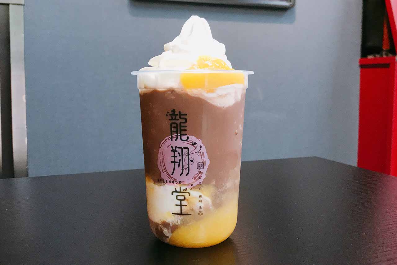 龍翔堂四街道店の新作チョコバナナフルラートはもはや飲むパフェ！はちみつレモンティーとソフトクリームも新登場