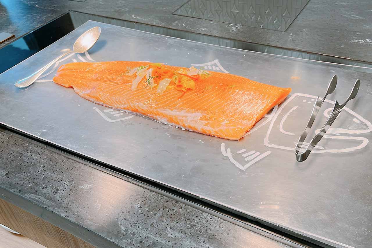 ヒルトン東京ベイのフォレストガーデンで大人のランチビュッフェ!高級感に酔えるし何食べても旨いぞ