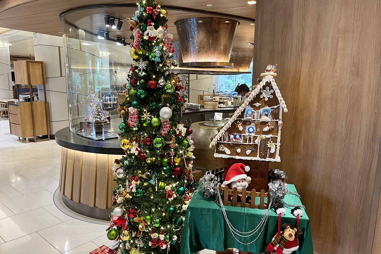 ヒルトン東京ベイのフォレストガーデンで大人のランチビュッフェ!高級感に酔えるし何食べても旨いぞ