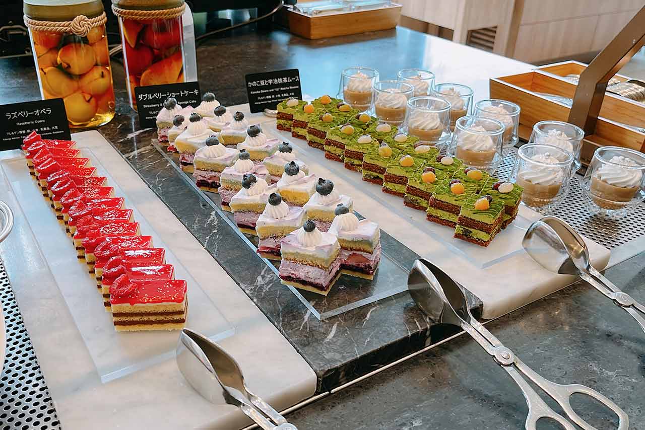 ヒルトン東京ベイのフォレストガーデンで大人のランチビュッフェ!高級感に酔えるし何食べても旨いぞ