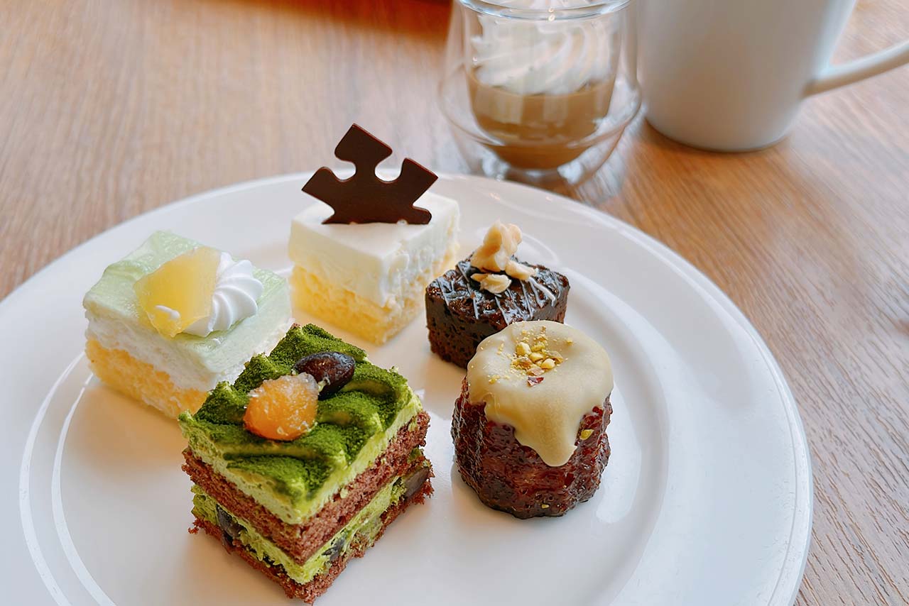 ヒルトン東京ベイのフォレストガーデンで大人のランチビュッフェ!高級感に酔えるし何食べても旨いぞ